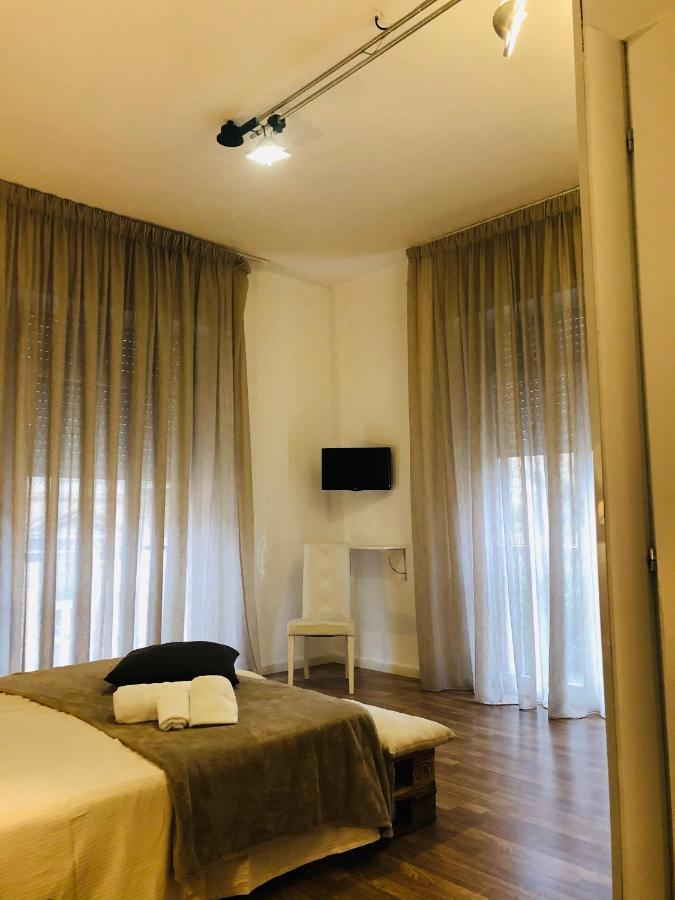 B&B Degli Artisti Suite Лечче Екстер'єр фото