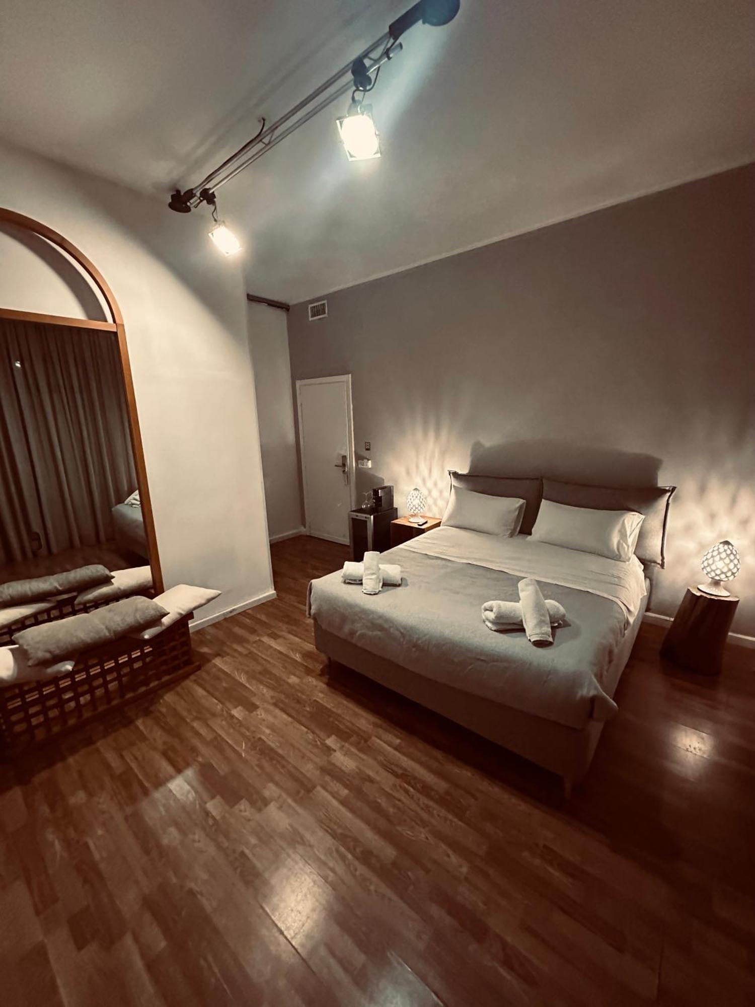 B&B Degli Artisti Suite Лечче Екстер'єр фото