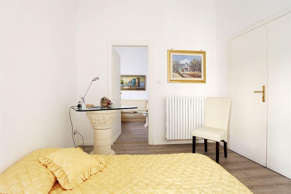 B&B Degli Artisti Suite Лечче Екстер'єр фото